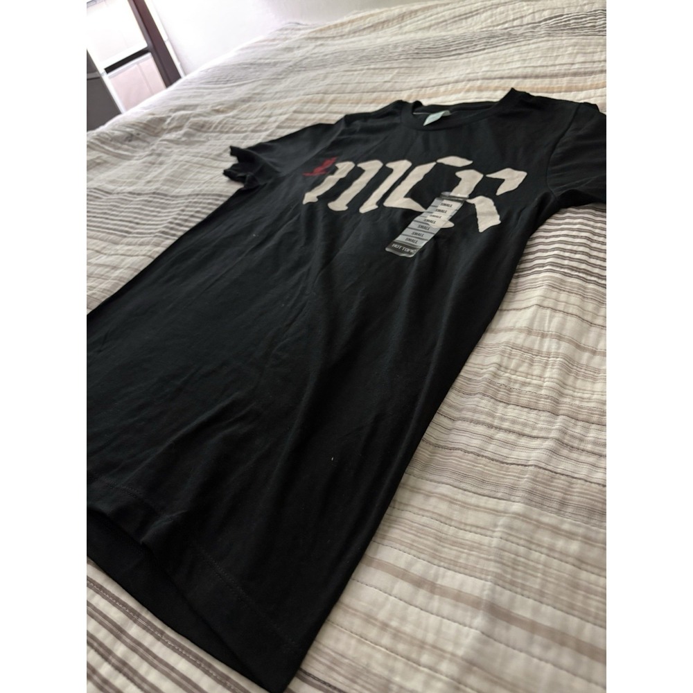 OFFICIAL My Chemical Romance T-shirt Mens Size Small 2019 Hot Topic NWOT - Picture 3 of 7